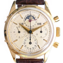 Load image into Gallery viewer, Universal Geneve 522100/1 Tri-Compax 14K Solid Gold Chronongraph